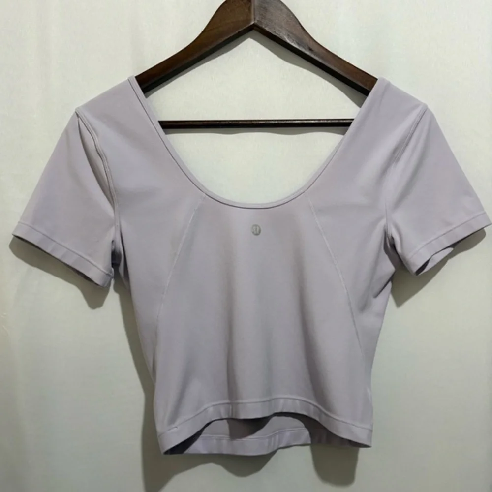 Lululemon Align Tee Nulu Slim Fit Cropped Length Top in Black-Size 4‎ Small